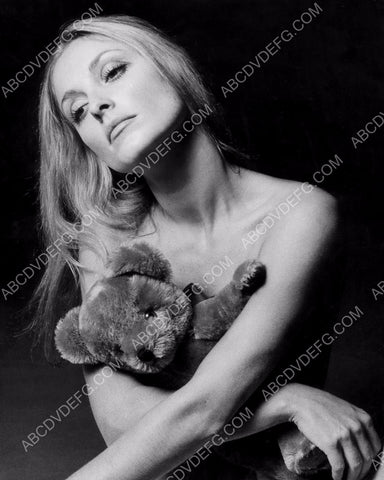 Sharon Tate and a Teddy Bear portrait 8b20-1500