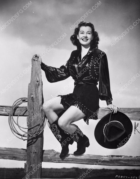 cute cowgirl Gail Russell sitting on the fence 8b20-15056 – ABCDVDVIDEO