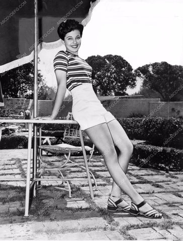 Gail Russell in her new summer wear 8b20-15067
