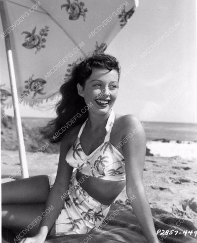 Gail Russell and her umbrella at the beach 8b20-15068