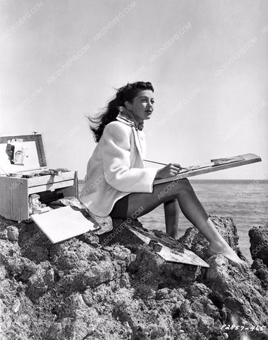 Gail Russell oil painting at the beach 8b20-15074