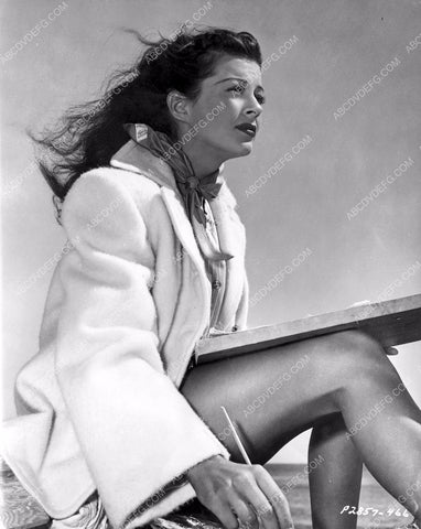 Gail Russell oil painting at the beach 8b20-15078