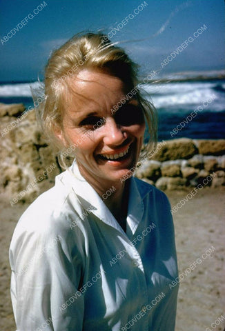 Eva Marie Saint at the beach 8b20-15104