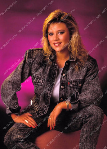 beautiful Samantha Fox in black denim outfit 8b20-15436