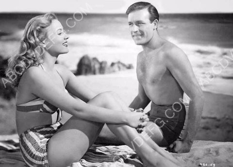 Lawrence Tierney Anne Jeffreys at the beach film Step by Step 8b20-15449