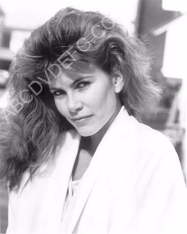 beautiful Tawny Kitaen portrait 8b20-15463