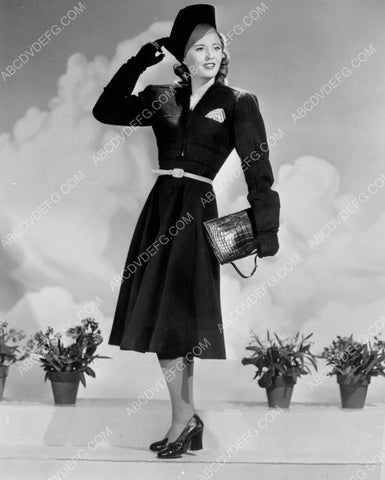 Barbara Stanwyck in smart fashion 8b20-15548