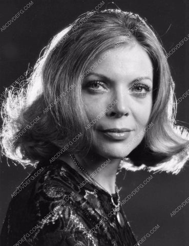 cool Barbara Bain portrait 8b20-15581