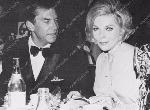 Barbara Bain Martin Landau out to dinner somewhere 8b20-15589