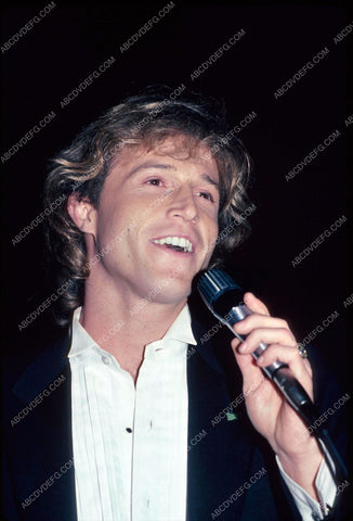 Andy Gibb singing away 8b20-15606