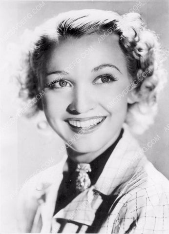 Carole Landis great smile portrait 8b20-15624