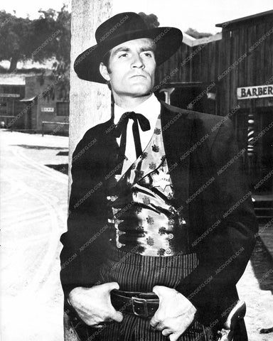 Hugh O'Brian on set portrait TV Wyatt Earp 8b20-15797