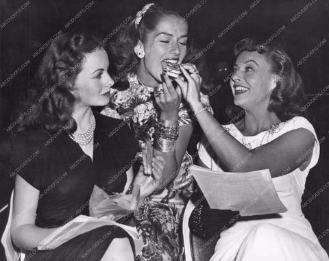 Jeanne Crain Jinx Falkenberg Paulette Goddard AFRS Armed Forces Radio Service 8b20-15880