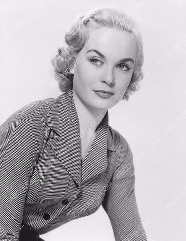 beautiful Shirley Eaton portrait 8b20-15913