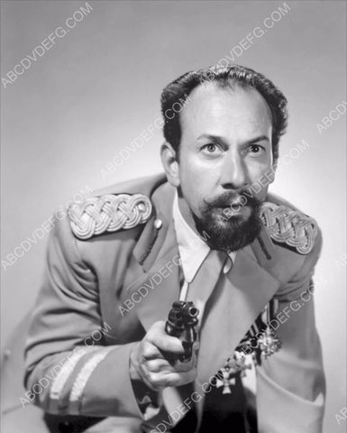 Jose Ferrer and his pistol film Crisis 8b20-16005