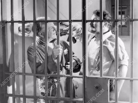 W.C. Fields in jail film Man on the Flying Trapeze 8b20-16026