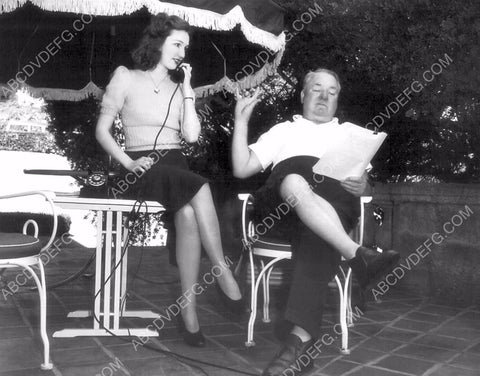 W.C. Fields going over some production notes 8b20-16054