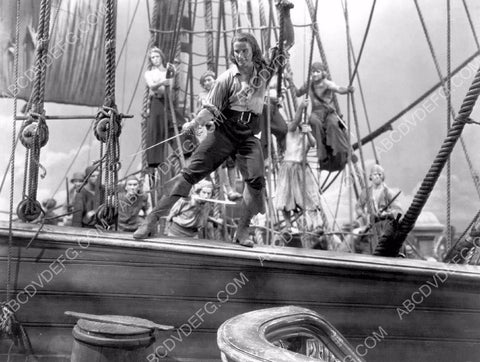 Errol Flynn in swashbuckling action film Captain Blood 8b20-16105