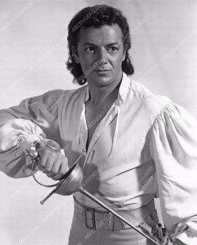 Cornel Wilde ready for fencing film Star of India 8b20-1619