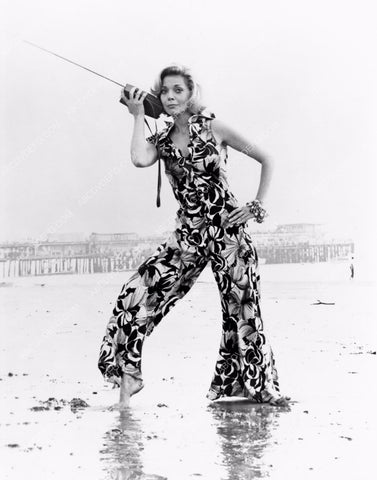 Barbara Bain on the beach w her walkie talkie 8b20-16221