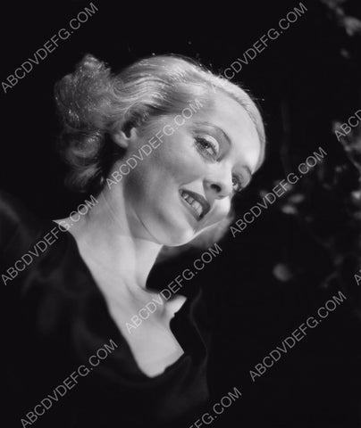 stylish Bette Davis portrait 8b20-16261