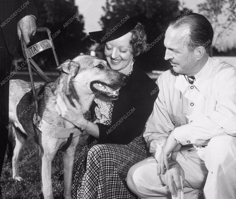 Bette Davis visits w a German Shepherd dog 8b20-16273