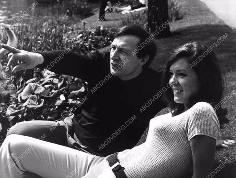 Diana Rigg and I don't know who 8b20-16309