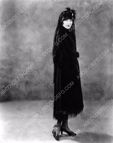 Jane Winton the woman in black 8b20-1644