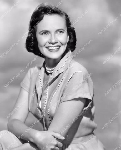 Teresa Wright cute portrait 8b20-1663