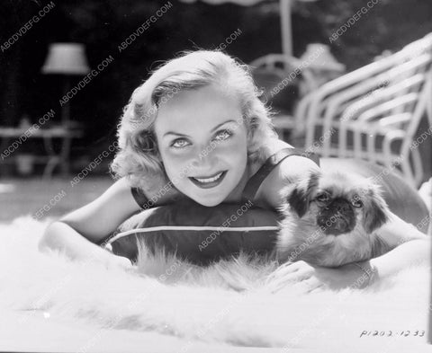 beautiful Carole Lombard out in the sun with her dogs 8b20-16784