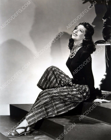 sitting on steps Loretta Young portrait 8b20-1685
