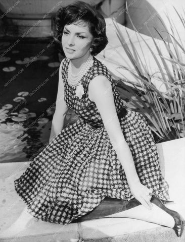 candid Gina Lollobrigida 8b20-16921