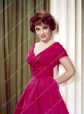 Gina Lollobrigida in her new dress 8b20-16935