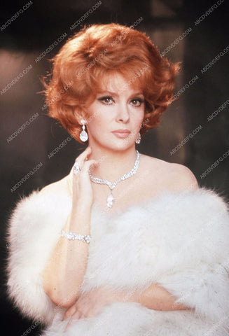 gorgeous Gina Lollobrigida wrapped in white fur 8b20-16938