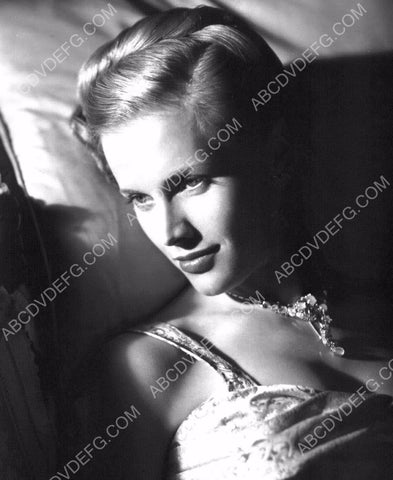 beautiful Honor Blackman portrait 8b20-16950