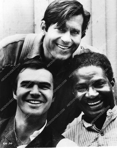 Clint Walker Burt Reynolds Ossie Davis on set film Sam Whiskey 8b20-16994