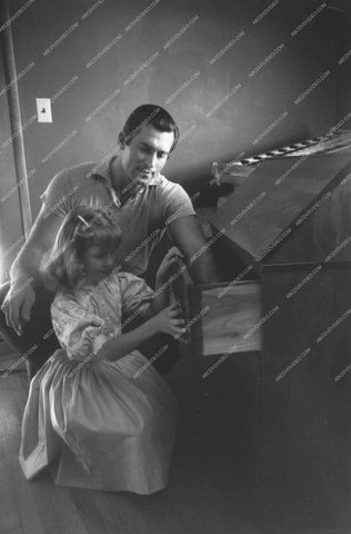 Clint Walker setting up his daughter's bedroom 8b20-17002