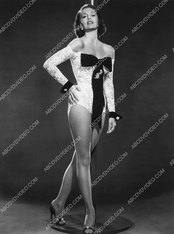 Lovely Cyd Charisse portrait 8b20-17013