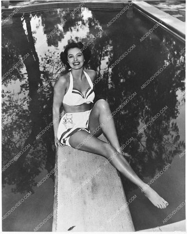 Cyd Charisse in her bikini sitting on the diving board 8b20-17015