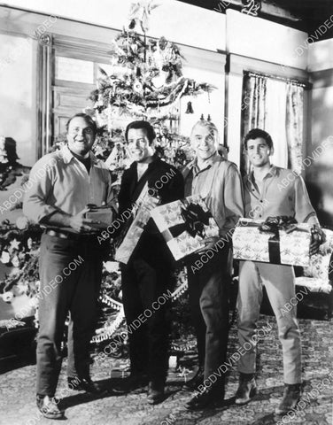 Lorne Greene Dan Blocker Michael Landon Pernell Roberts Christmas time TV Bonanza 8b20-17054
