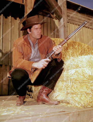 handsome Clint Walker w his rifle TV Cheyenne 8b20-17198