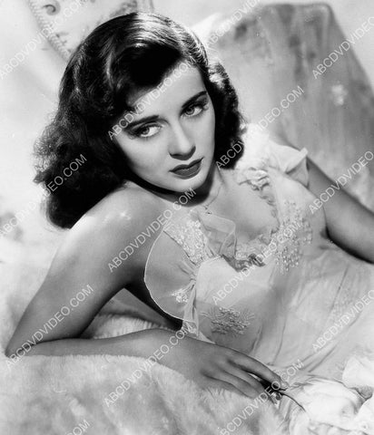 beautiful Gail Russell 8b20-17416