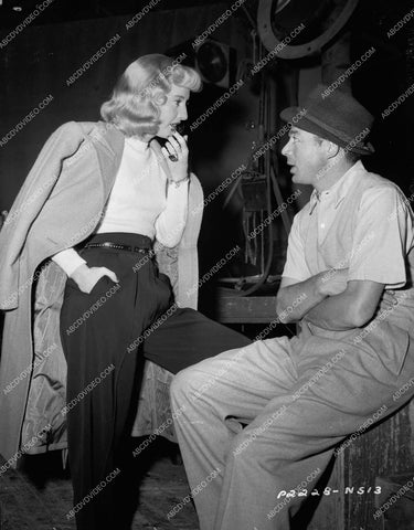 Barbara Stanwyck behind the scenes film noir Double Indemnity 8b20-17432