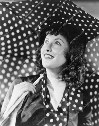 Barbara Stanwyck and a lot of polka dots 8b20-17441