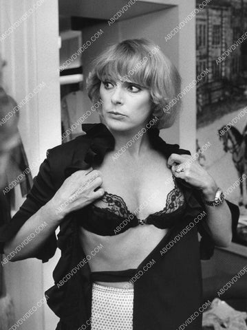 Elke Sommer stripping to her bra 8b20-17455