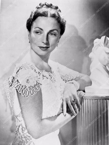 Agnes Moorehead portrait 8b20-1746