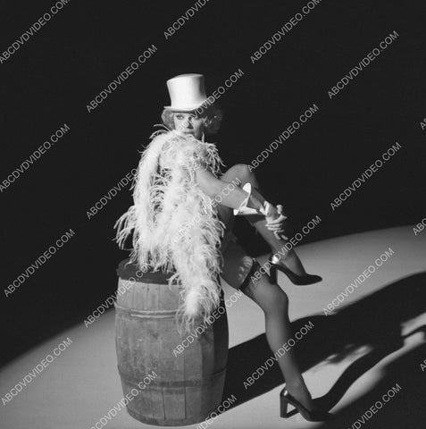 Elke Sommer cabaret singer outfit 8b20-17470