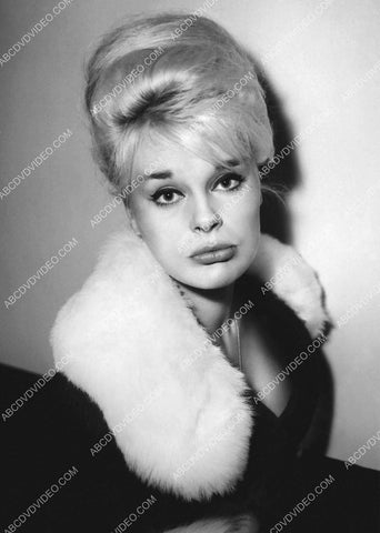 great Elke Sommer portrait 8b20-17477