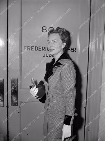 candid Agnes Moorehead 8b20-1758