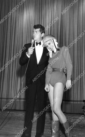 Dean Martin and Janet Leigh on stage 8b20-17761